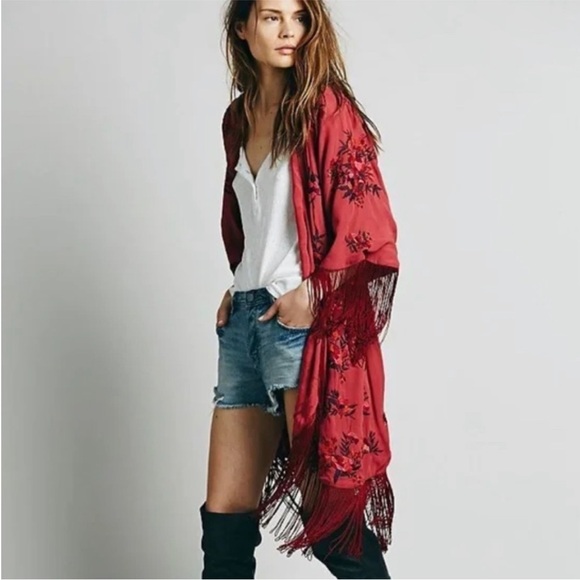 Free People Keepsakes Red Floral Embroidered Fringe Kimono/Robe Jacket Size XS/S - Picture 5 of 15